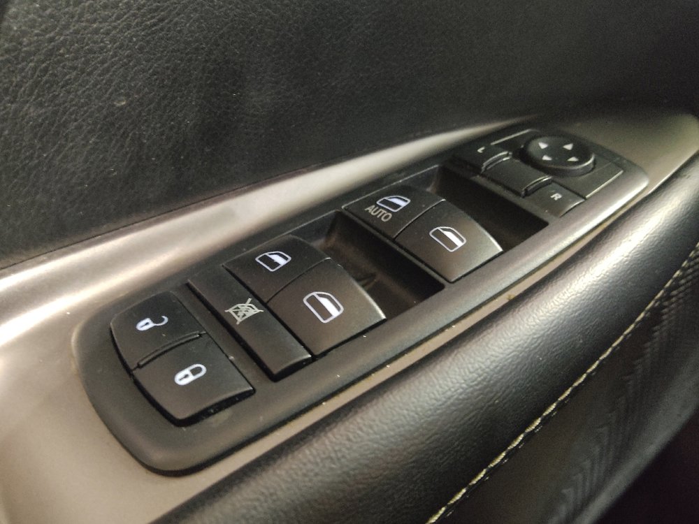 Used 2019 Dodge Journey Crossroad w/ Family Entertainment Group FWD image 27