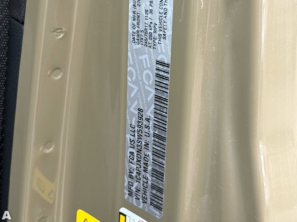 Used 2025 Jeep Wrangler Sport S image 32