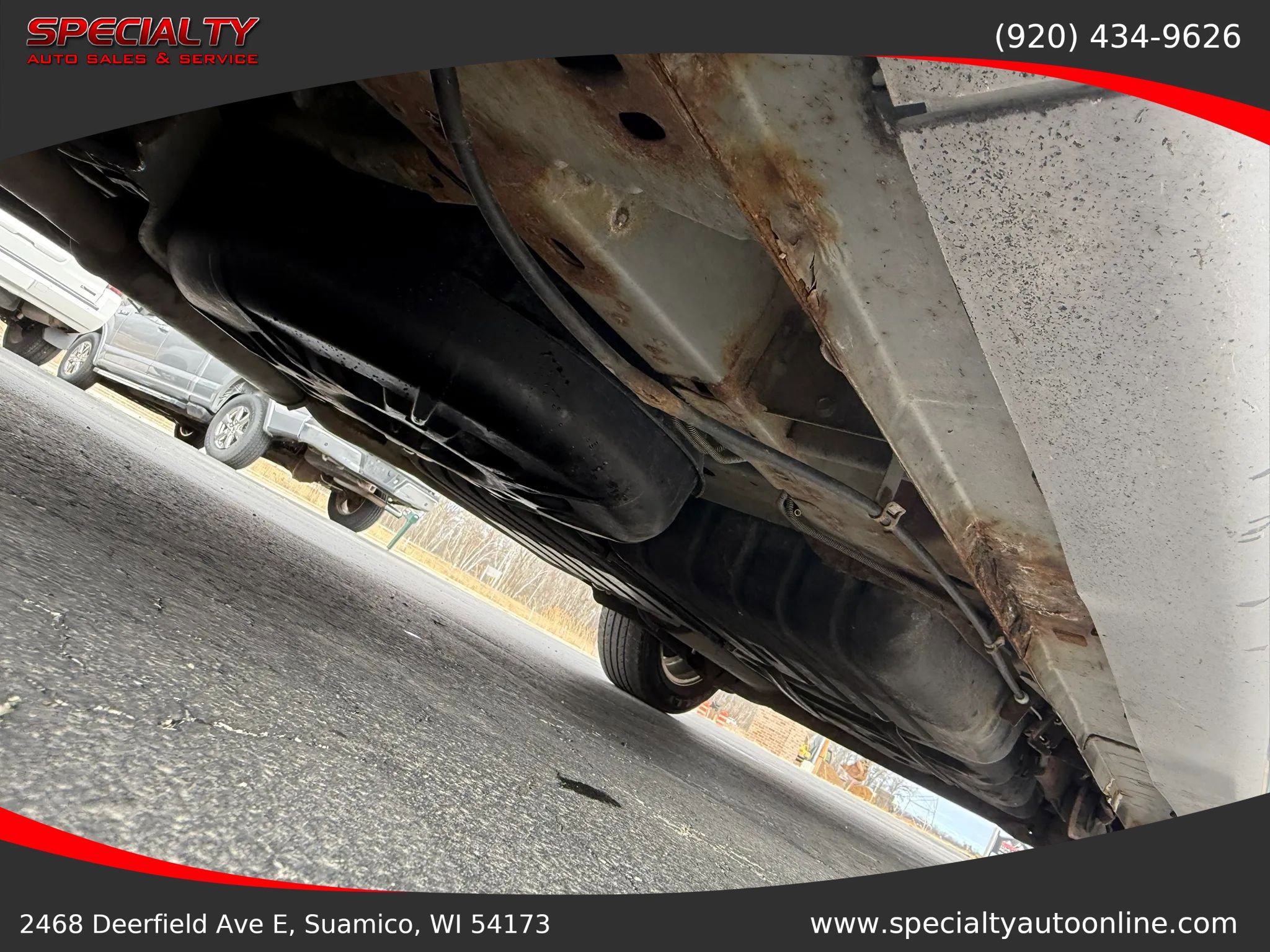 Used 2013 Chrysler Town & Country Touring FWD image 32