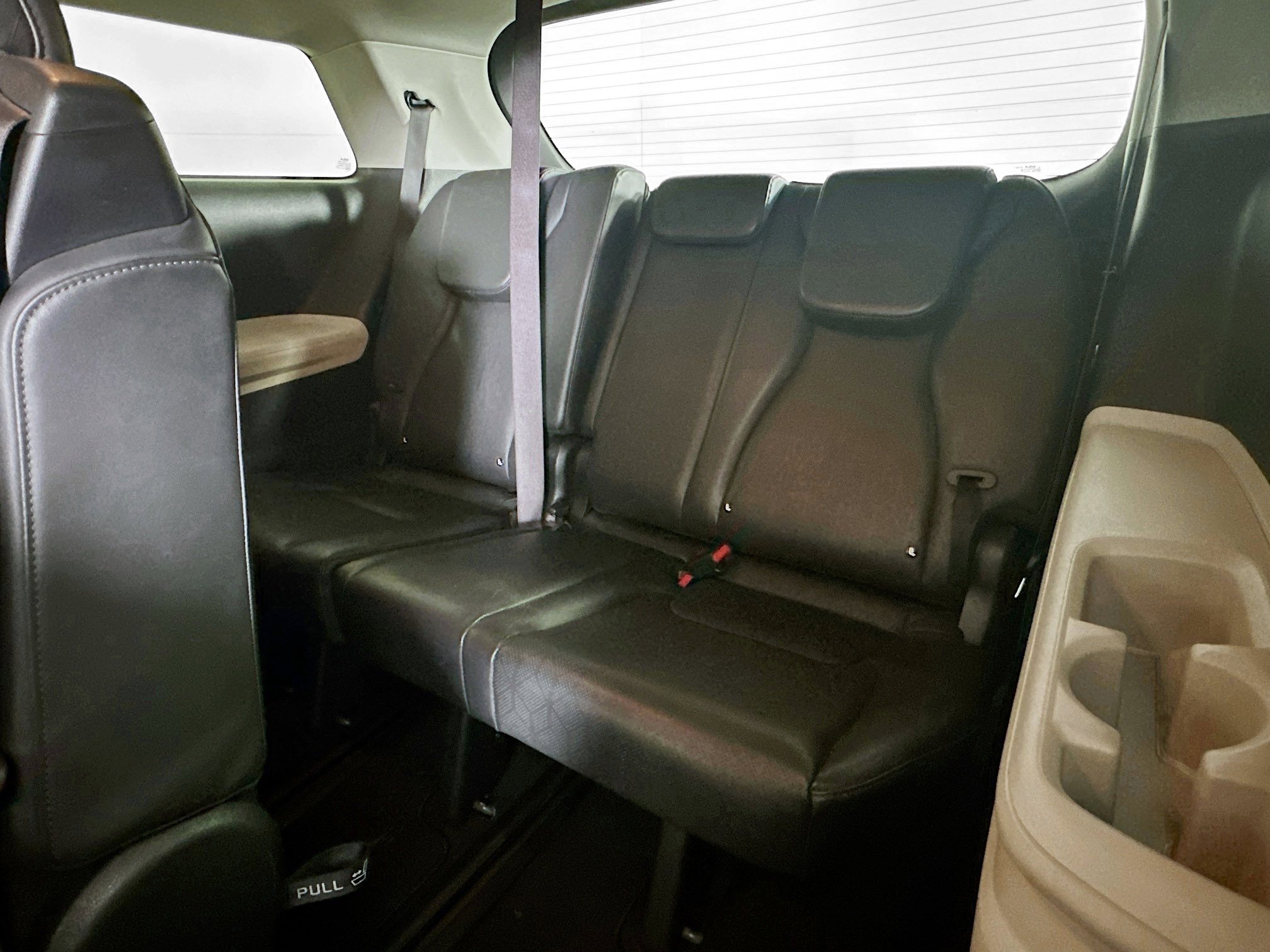 Used 2024 Kia Carnival LX image 28