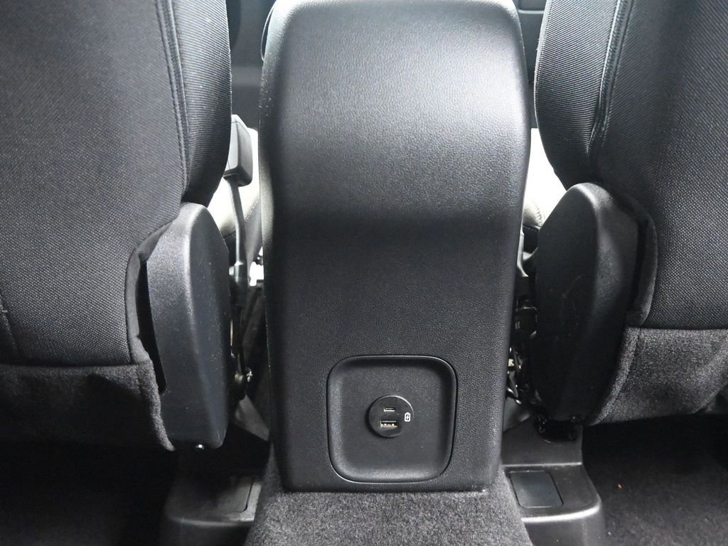 Used 2021 Ford Escape SE image 16