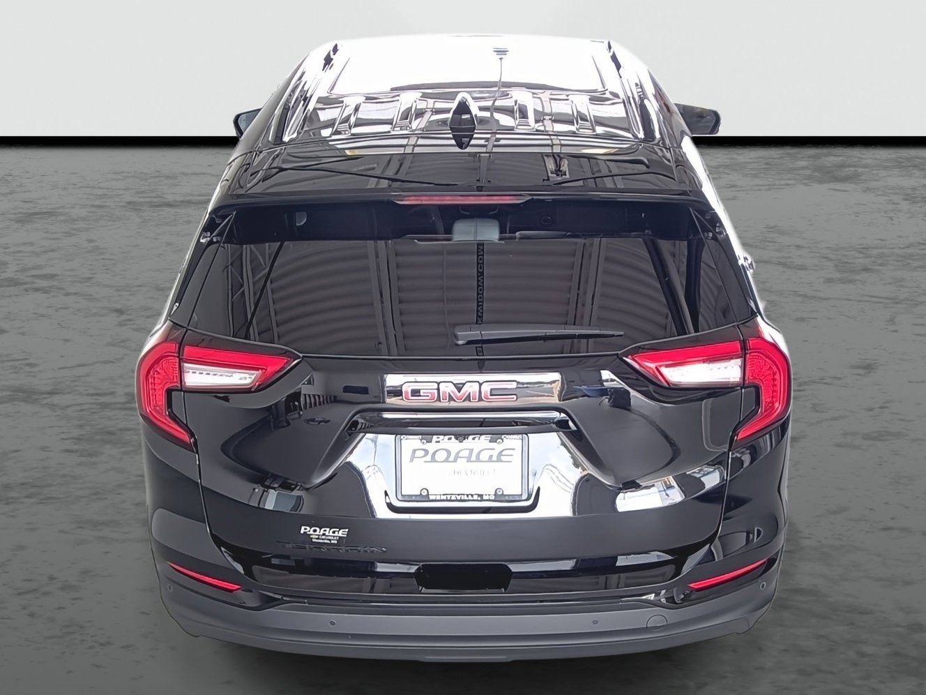 Used 2022 GMC Terrain SLT w/ Tech Package image 3