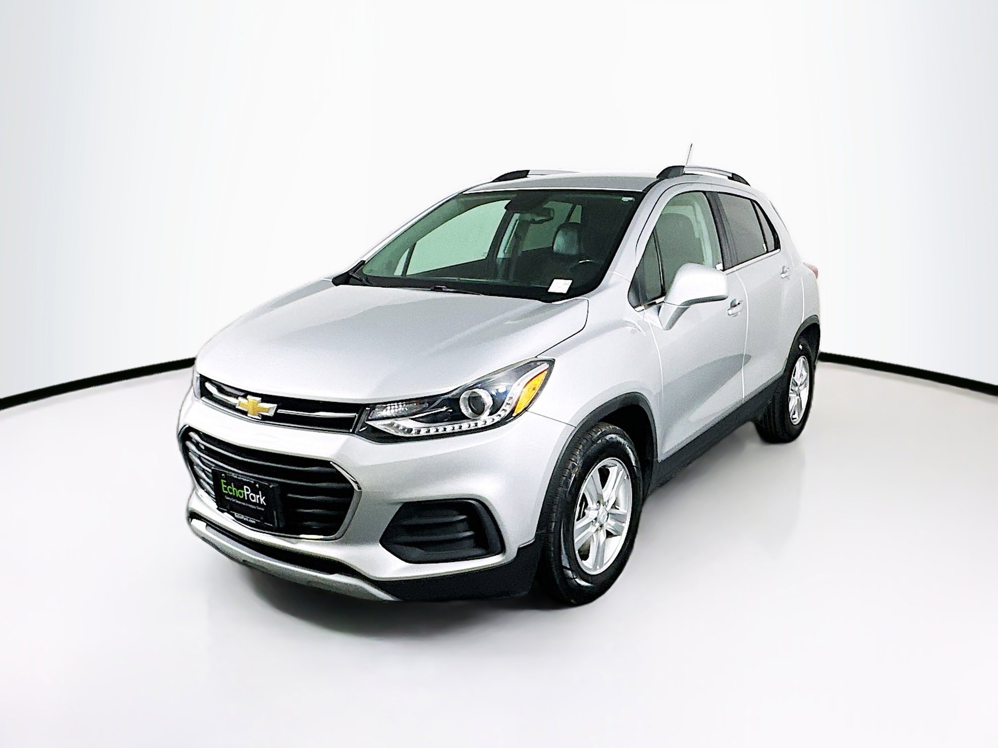 Used 2019 Chevrolet Trax LT w/ LT Convenience Package image 3