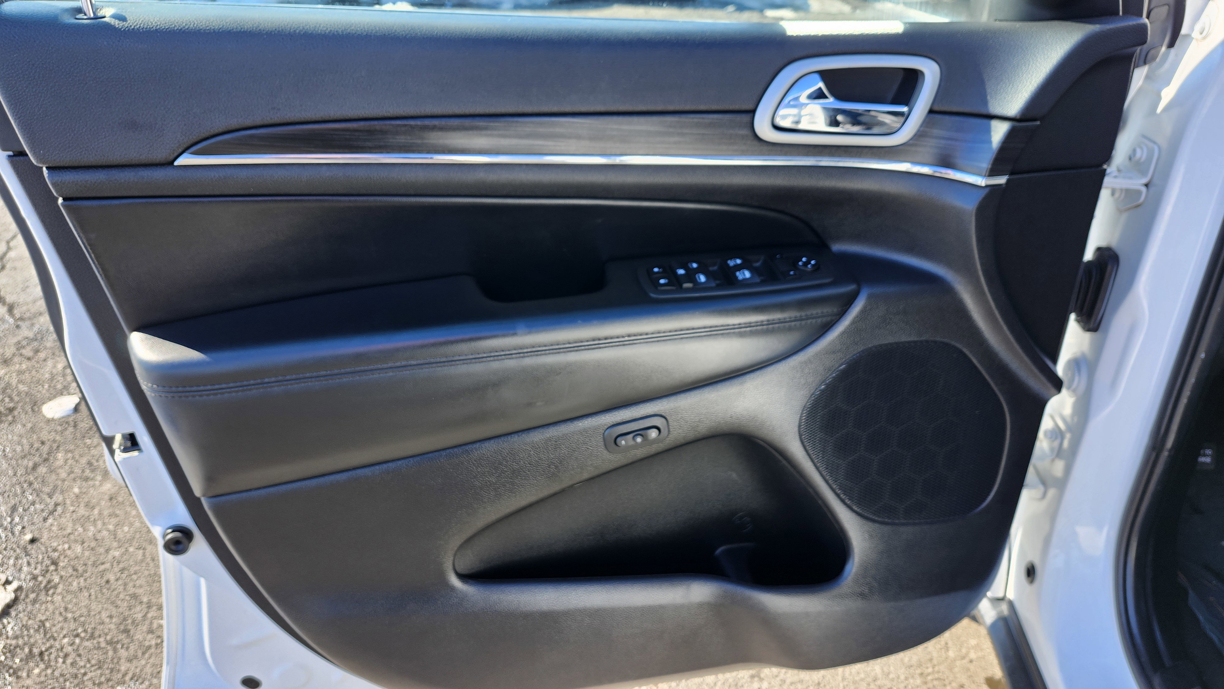 Used 2022 Jeep Grand Cherokee Limited image 29