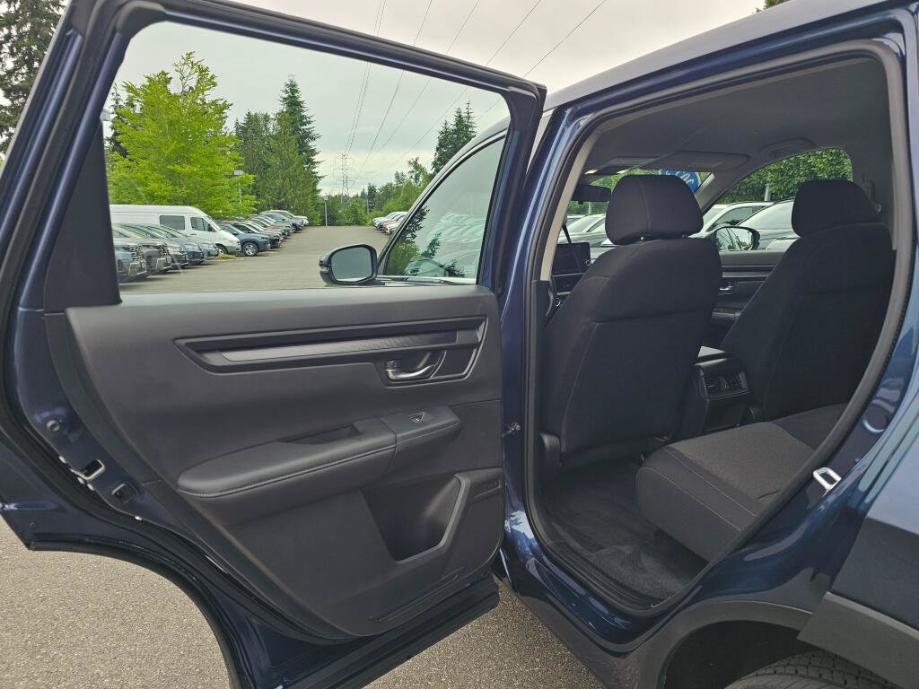 Used 2023 Honda CR-V LX image 18