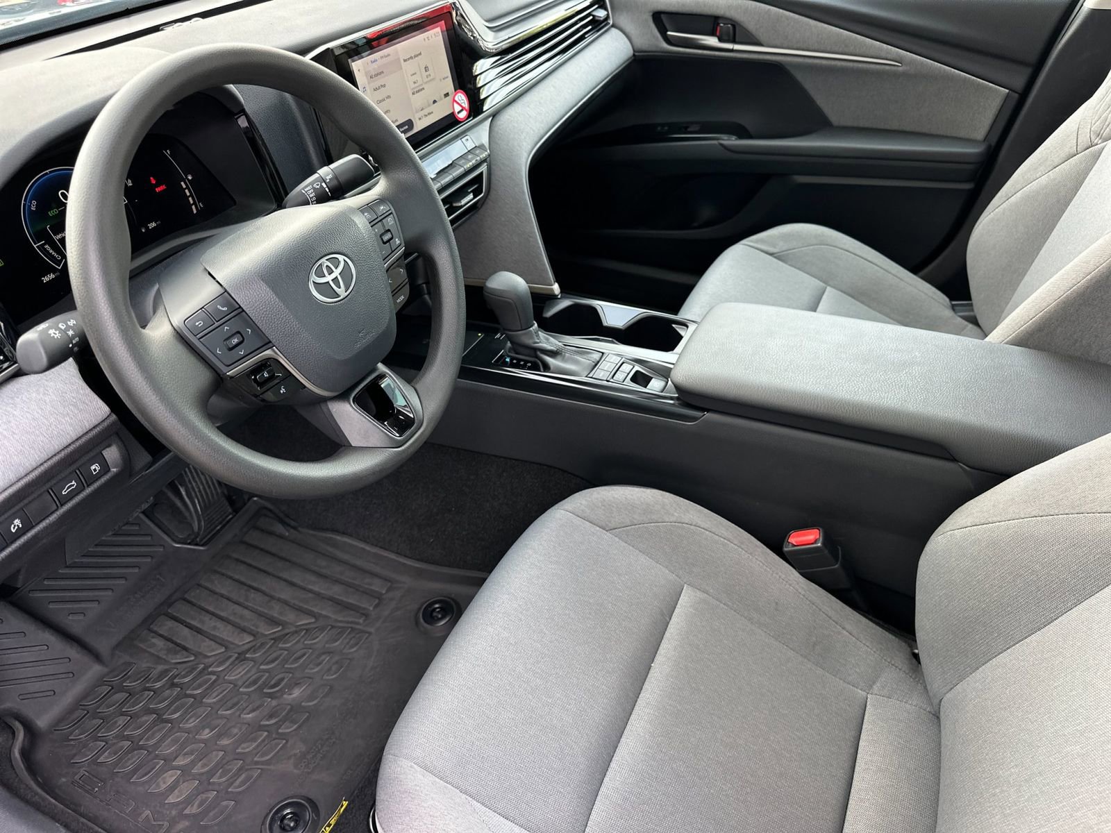 Used 2026 Toyota Camry LE image 10