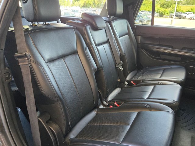Used 2019 Ford Expedition XLT w/ Equipment Group 202A RWD image 20