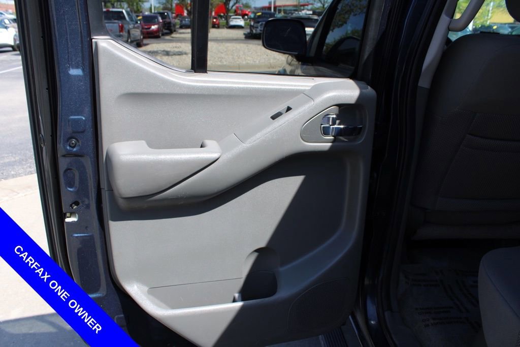 Used 2015 Nissan Frontier SV w/ SV Value Truck Package AWD/4WD image 25
