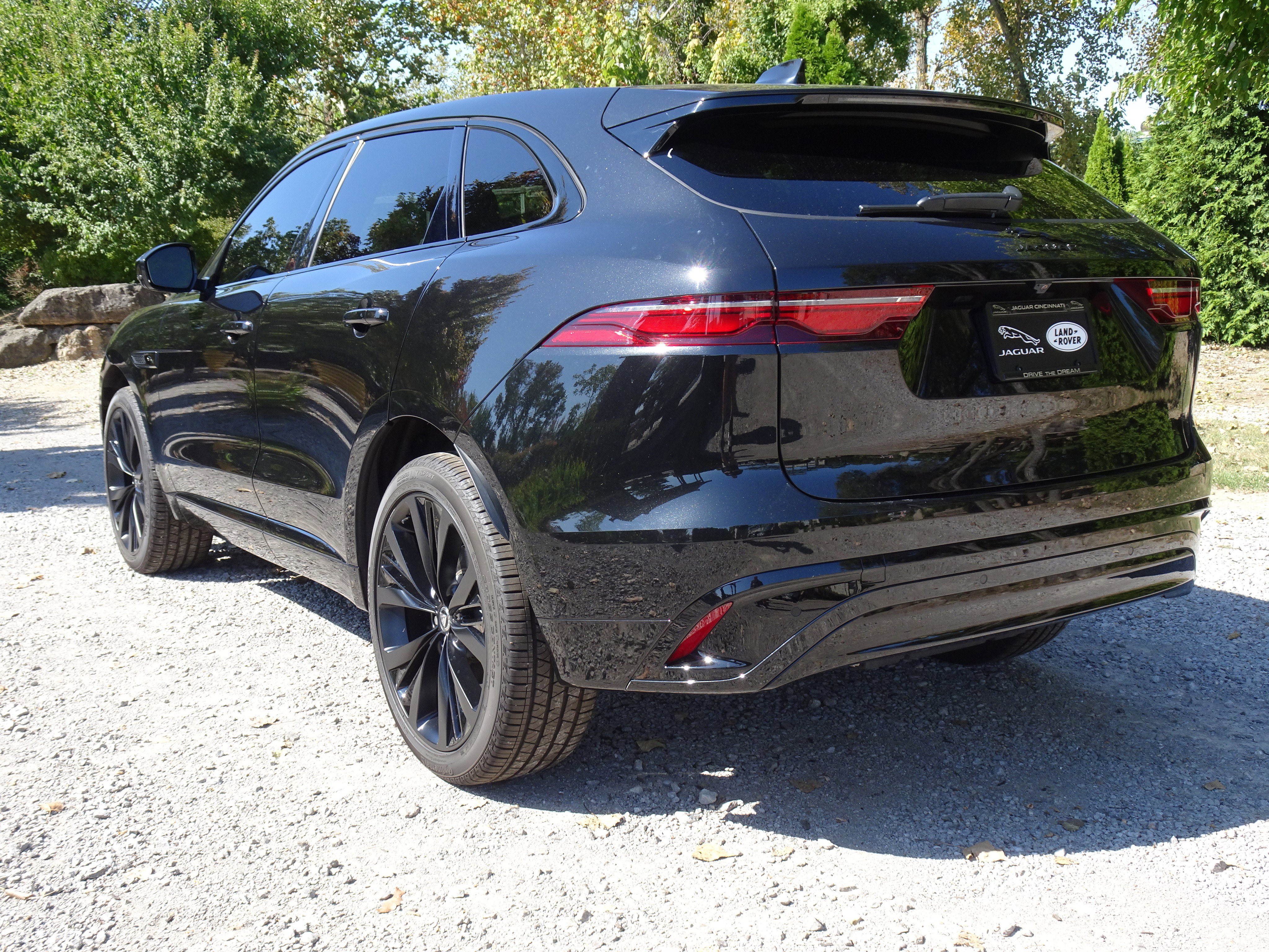 Certified 2025 Jaguar F-PACE R-Dynamic S image 7