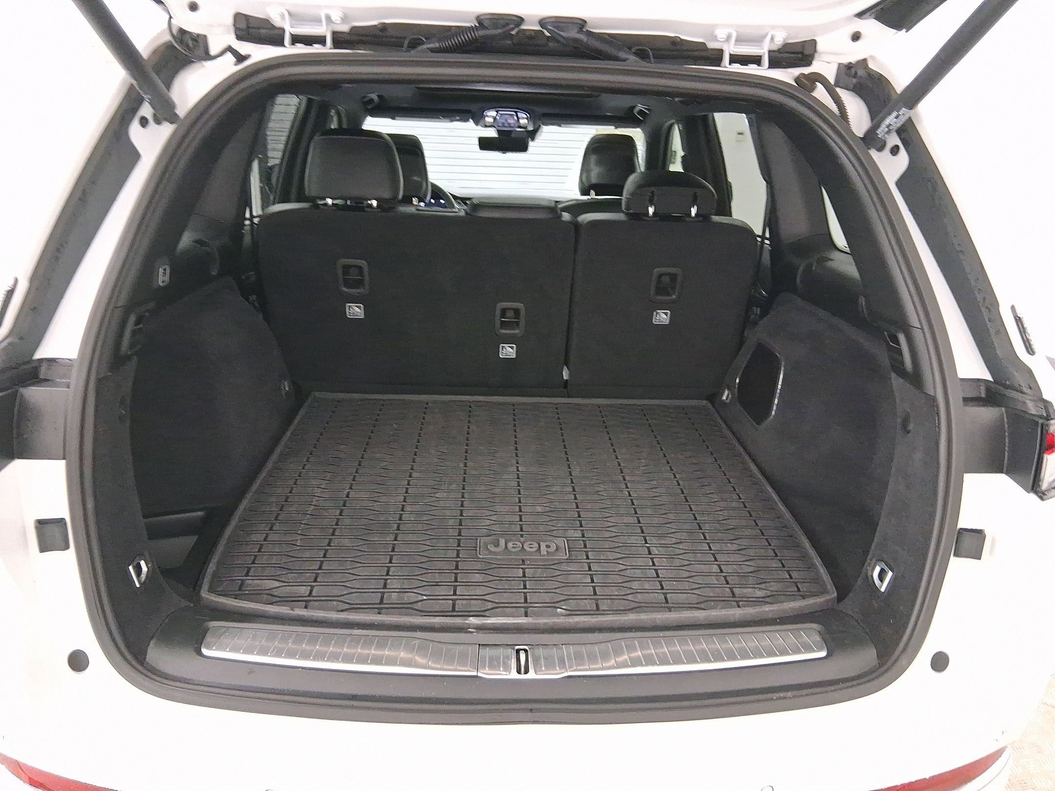 Used 2024 Jeep Grand Cherokee Overland w/ Luxury Tech Group IV image 29