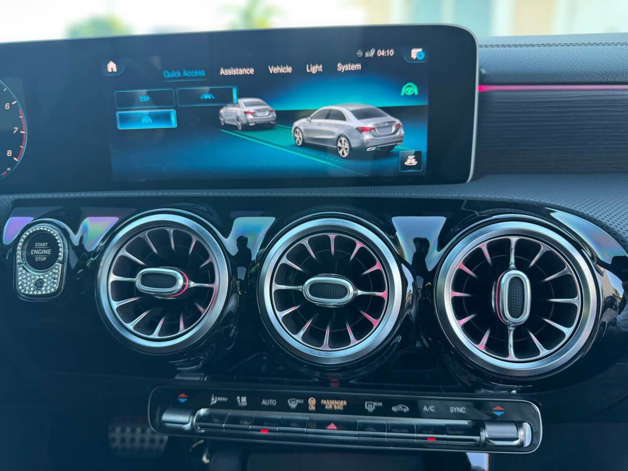 Used 2019 Mercedes-Benz A 220 w/ AMG Line image 29