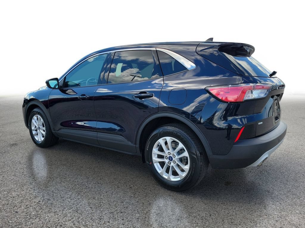 Used 2021 Ford Escape SE w/ Cold Weather Package FWD image 3