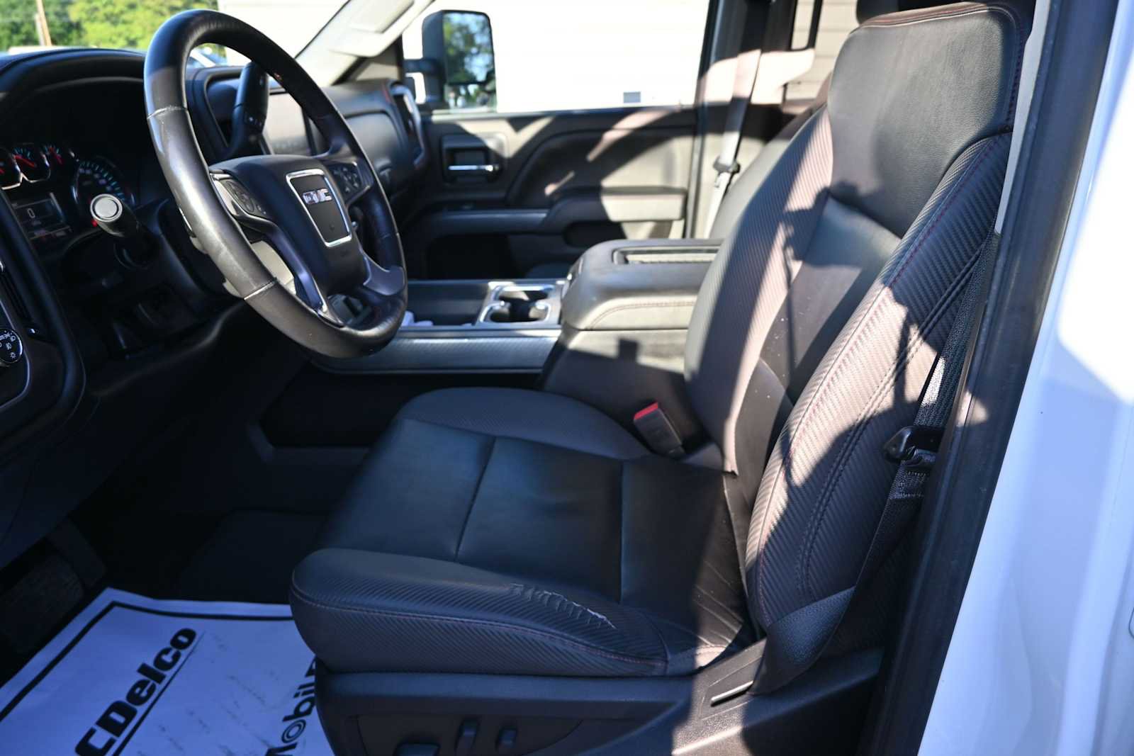 Used 2018 GMC Sierra 2500 SLT w/ All Terrain HD Package AWD/4WD image 28