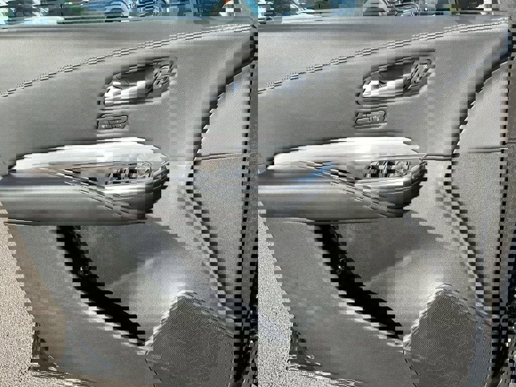 Used 2024 Cadillac XT4 Premium Luxury image 18