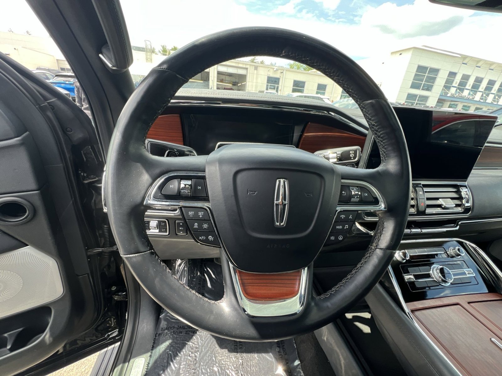 Used 2022 Lincoln Navigator L Reserve AWD/4WD image 24