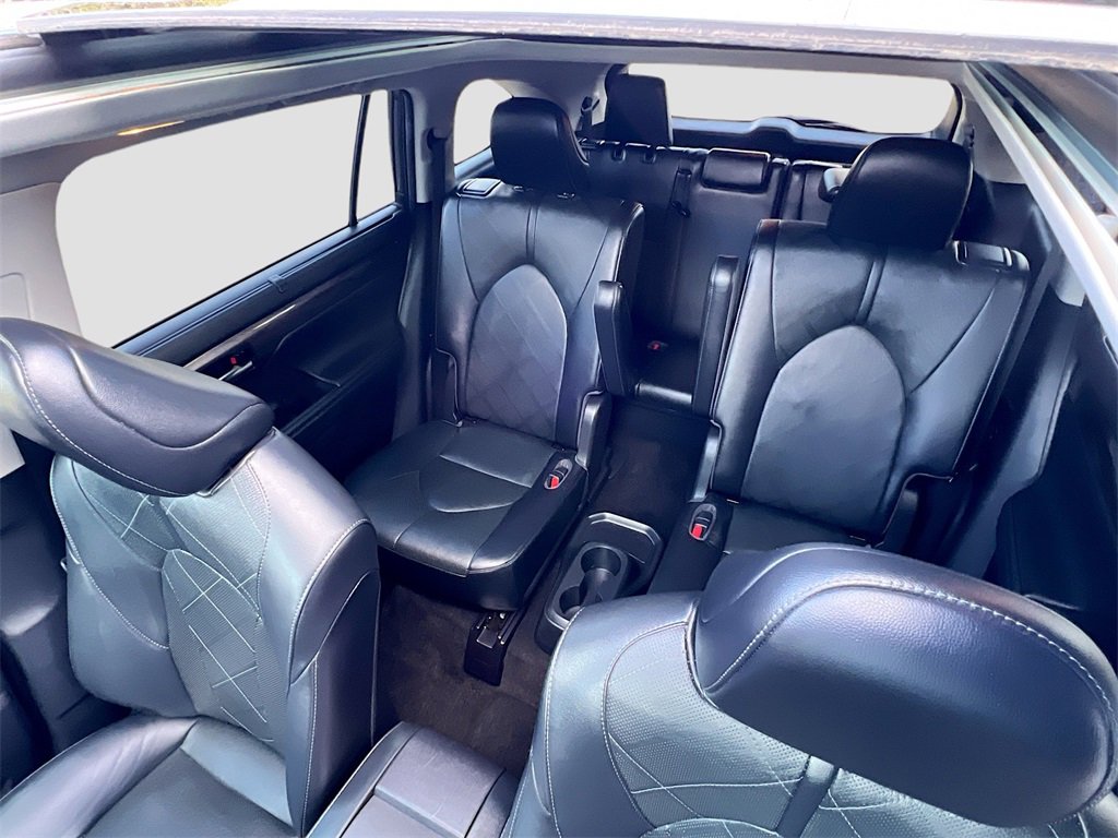 Used 2023 Toyota Highlander Platinum image 21