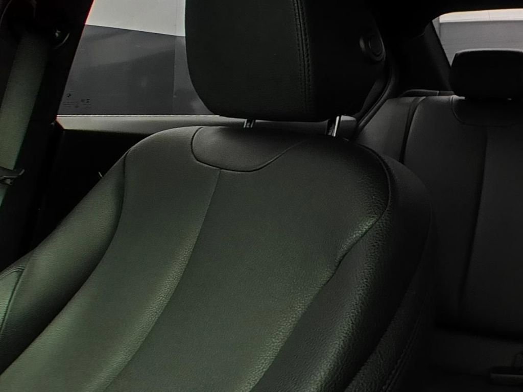 Used 2018 BMW 330i Sedan RWD image 9