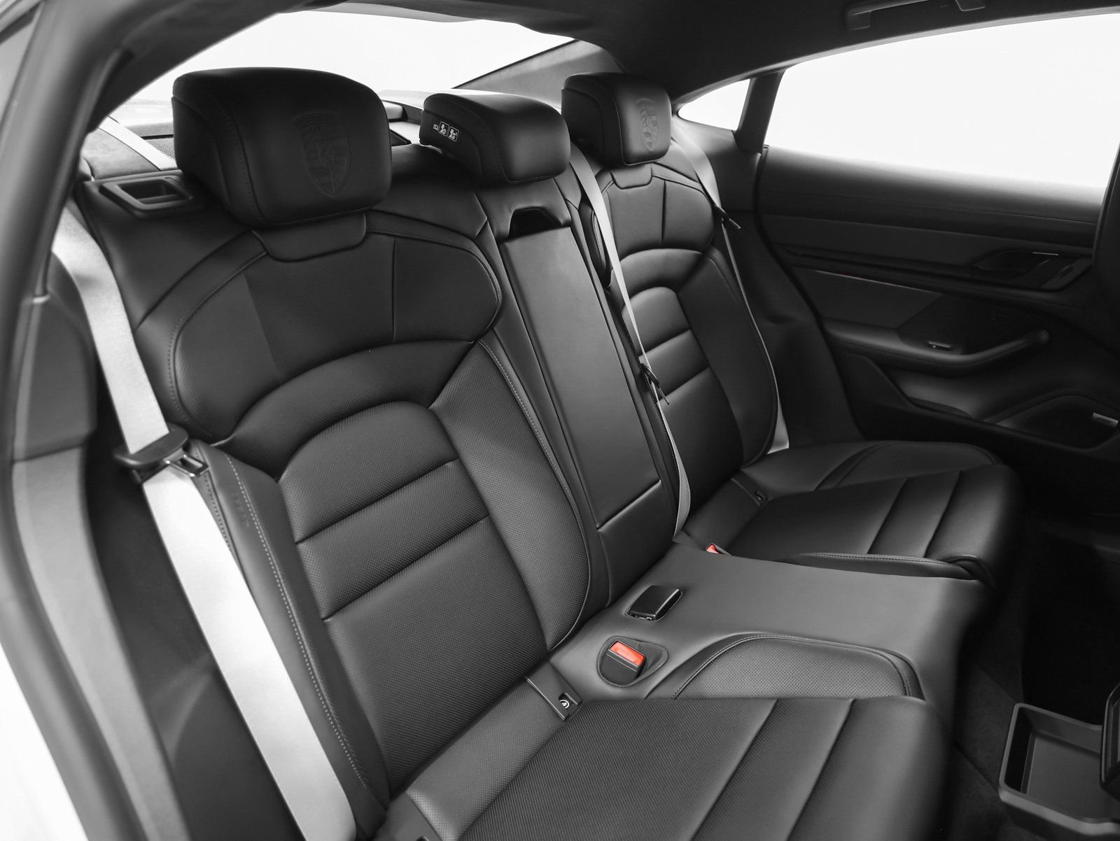 New 2026 Porsche Taycan GTS image 34