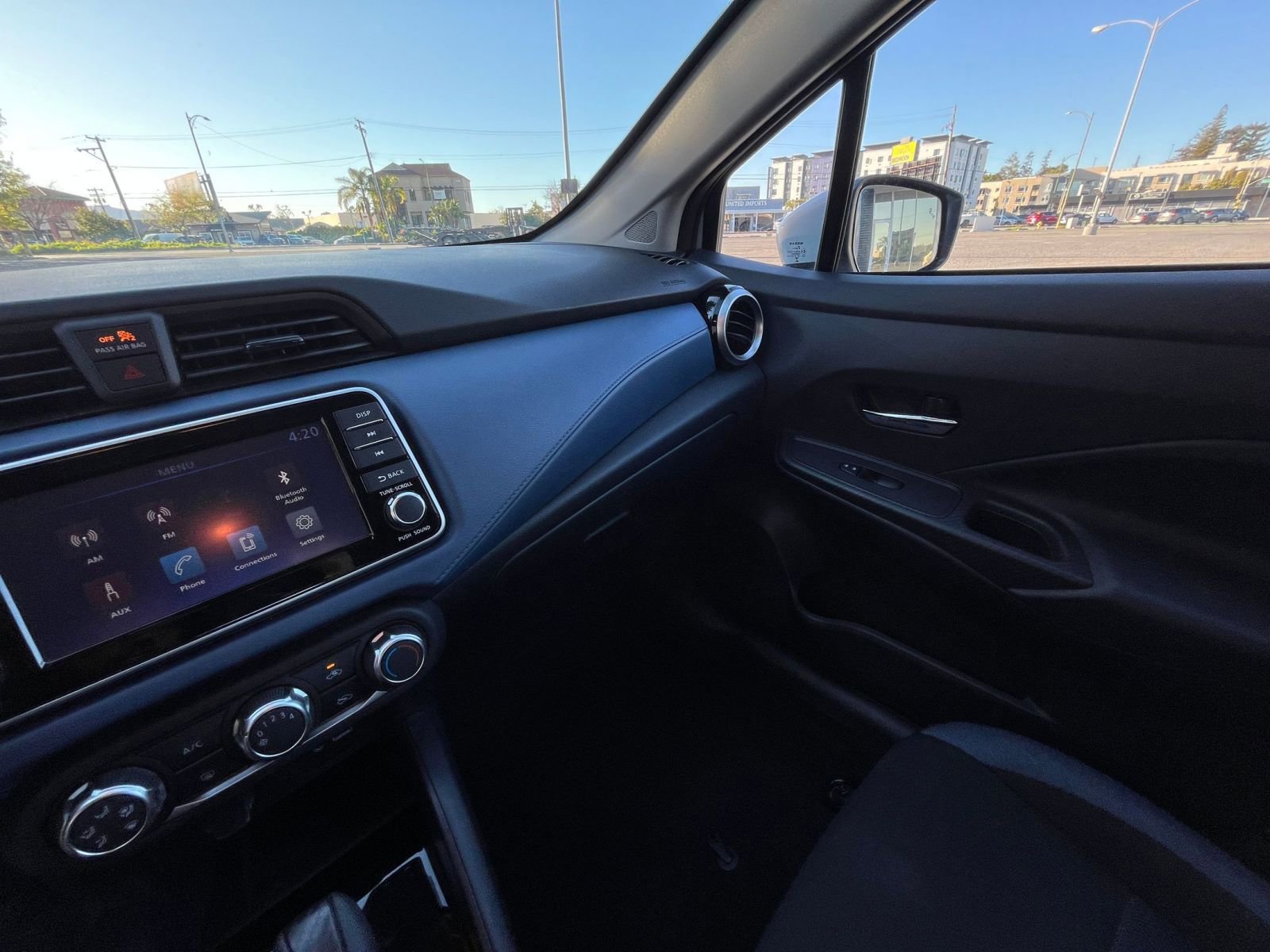 Used 2025 Nissan Versa SV image 33