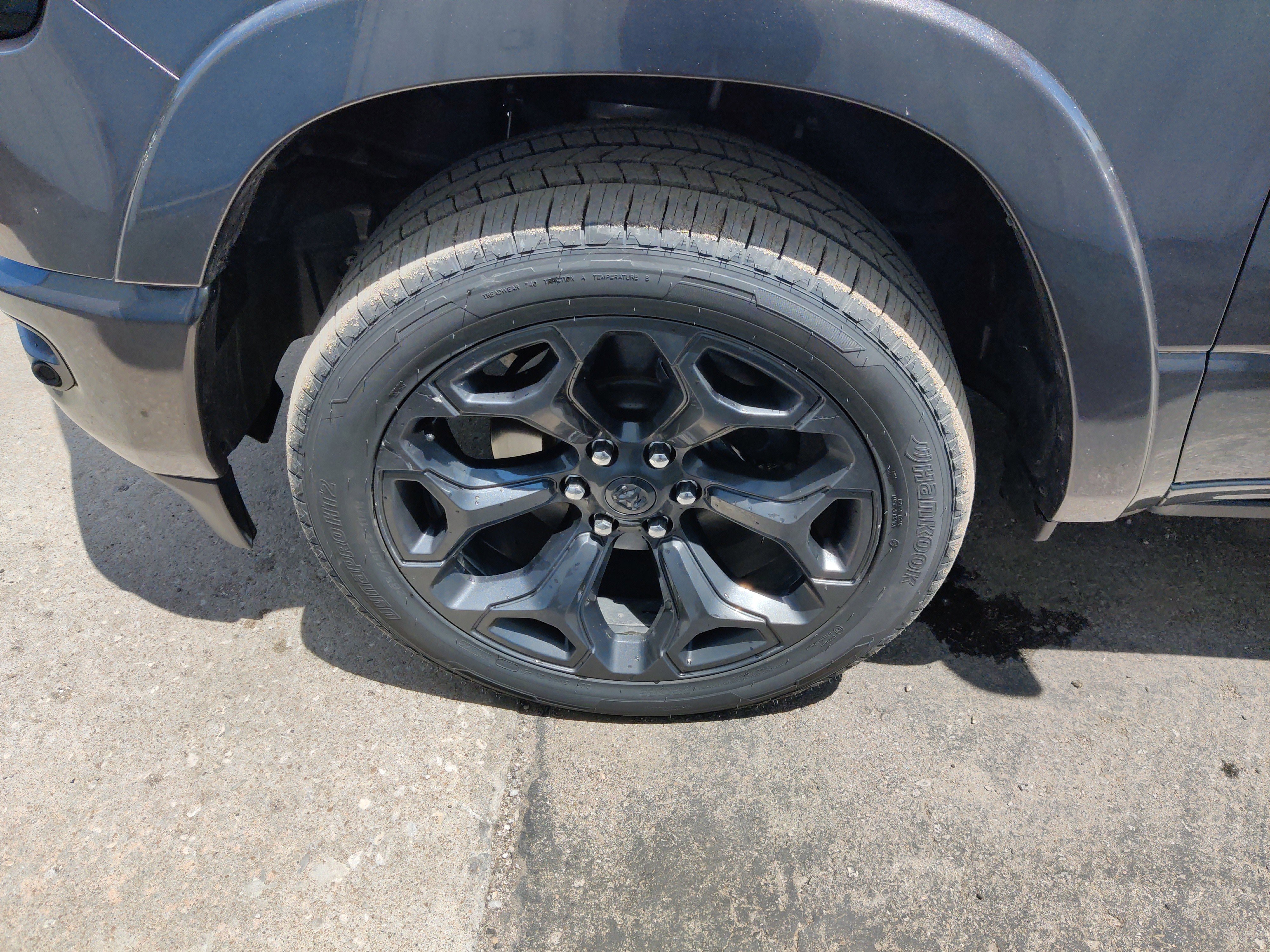 Used 2021 RAM 1500 Limited w/ Night Edition image 9