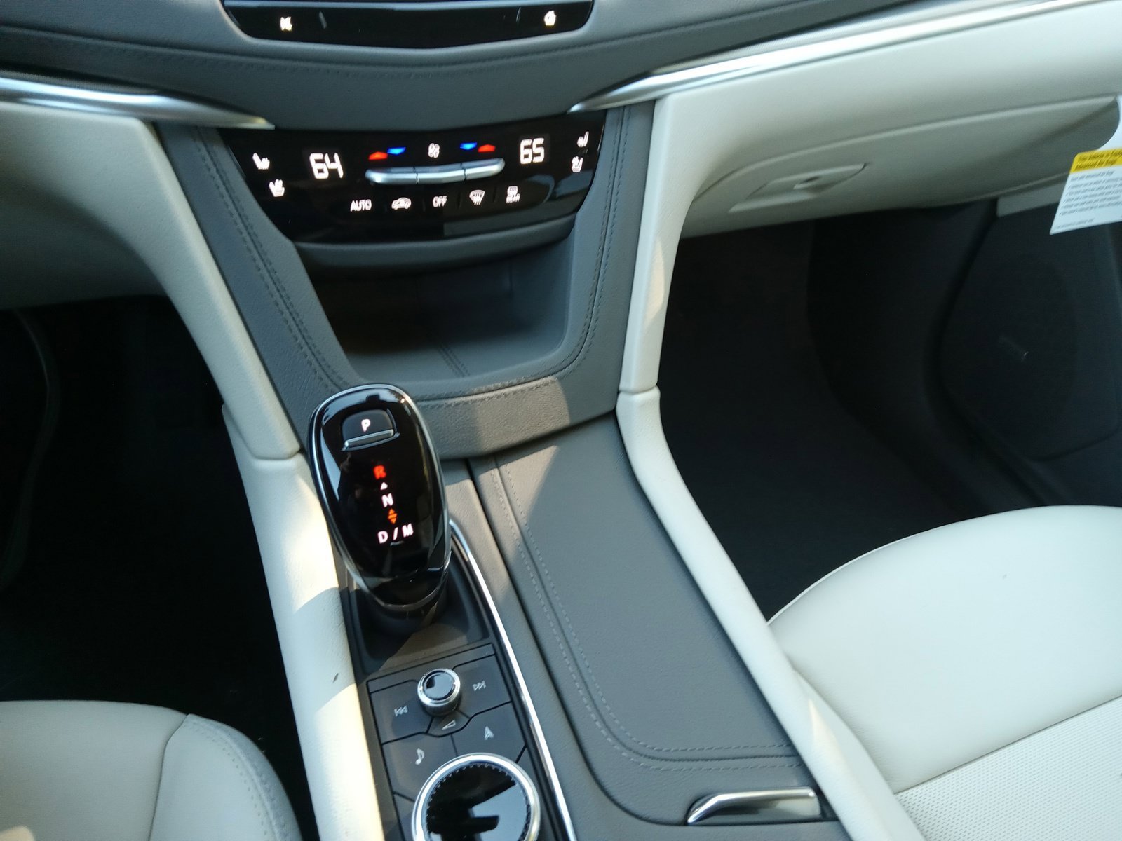 New 2026 Cadillac XT5 Premium Luxury w/ Driver Assist Package AWD/4WD image 16