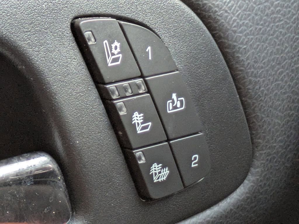 Used 2014 Chevrolet Suburban LTZ image 24