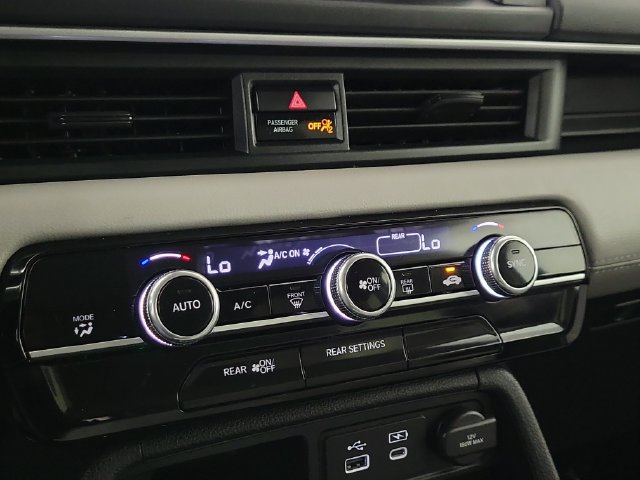 Used 2023 Honda Pilot LX image 32