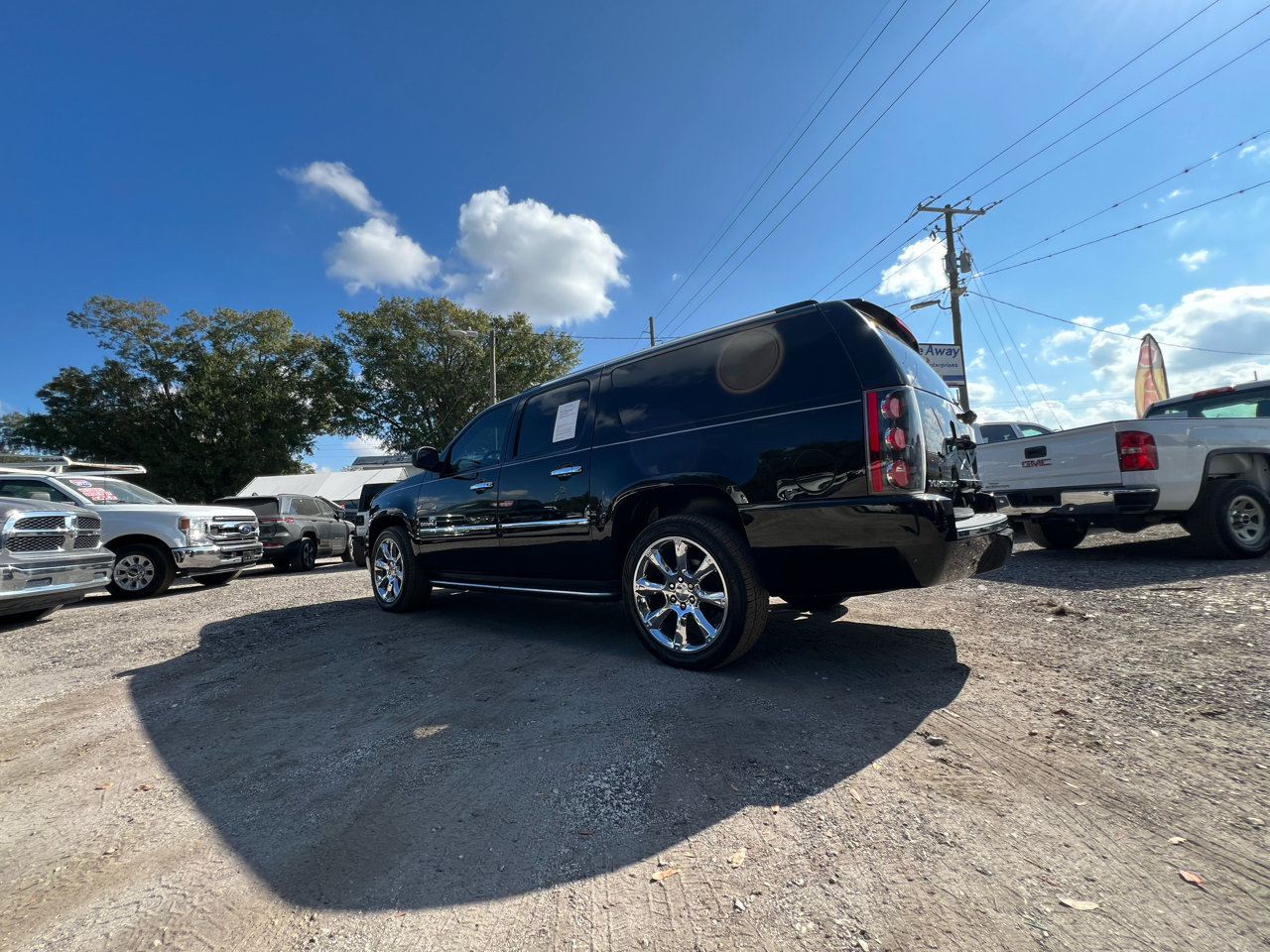 Used 2014 GMC Yukon XL Denali image 39