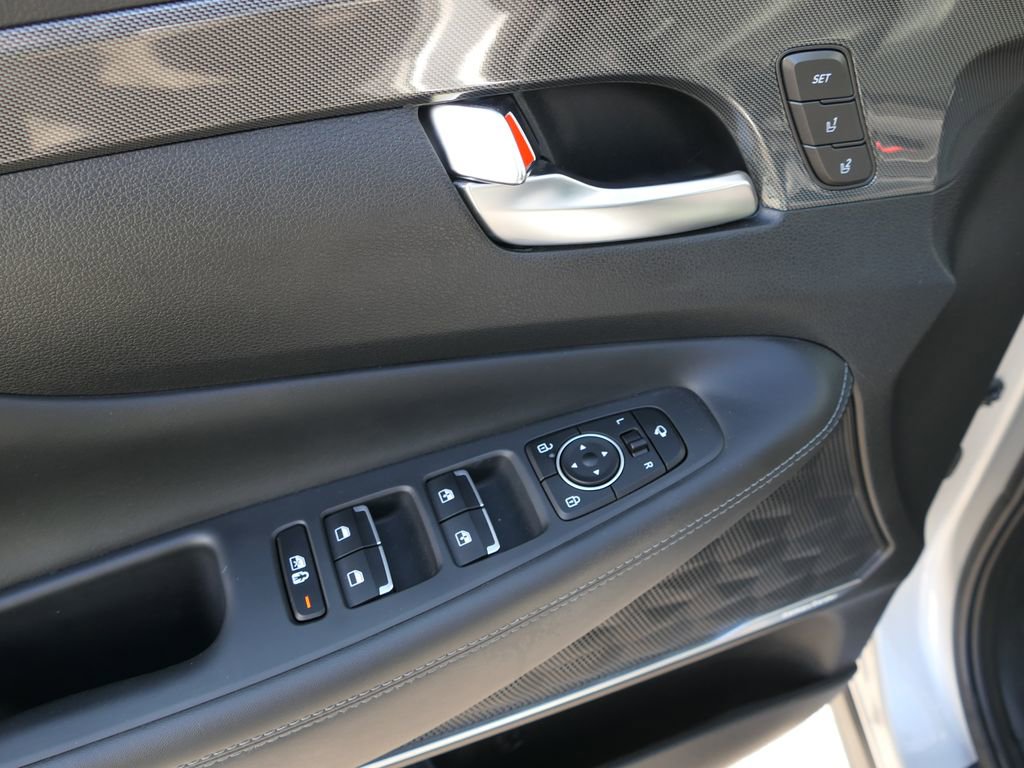 Used 2022 Hyundai Santa Fe Limited image 13