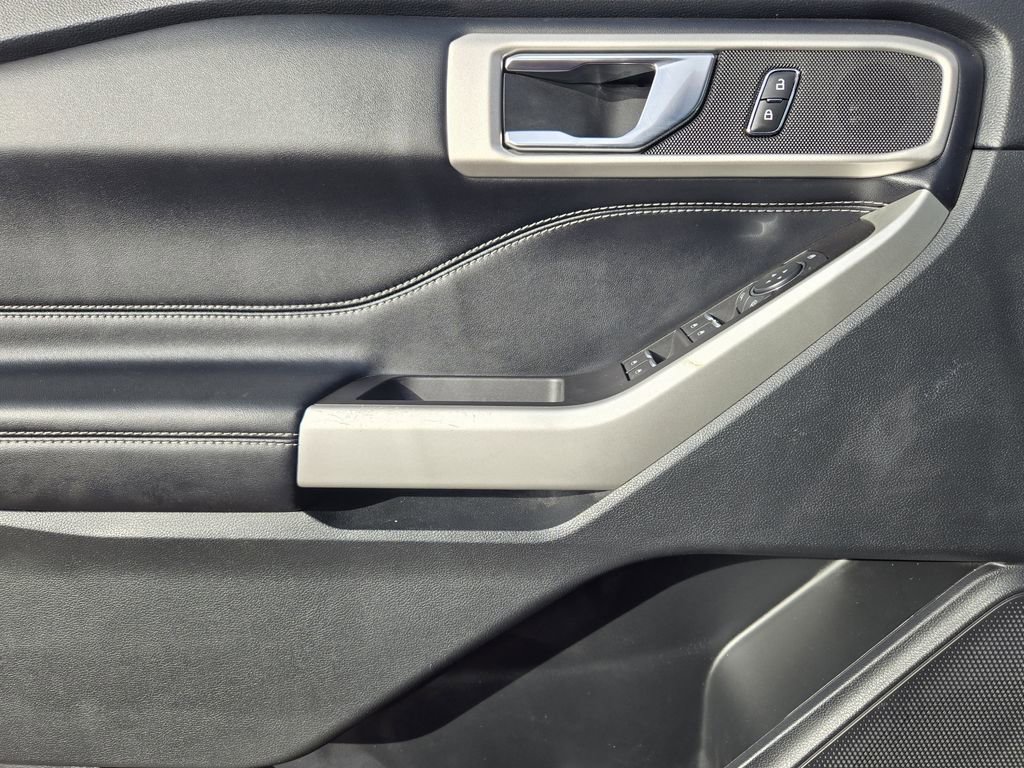 Used 2021 Ford Explorer XLT image 21