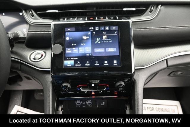 Used 2023 Jeep Grand Cherokee L Laredo AWD/4WD image 17