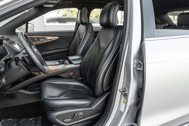 Used 2019 Lincoln Nautilus Reserve image 12