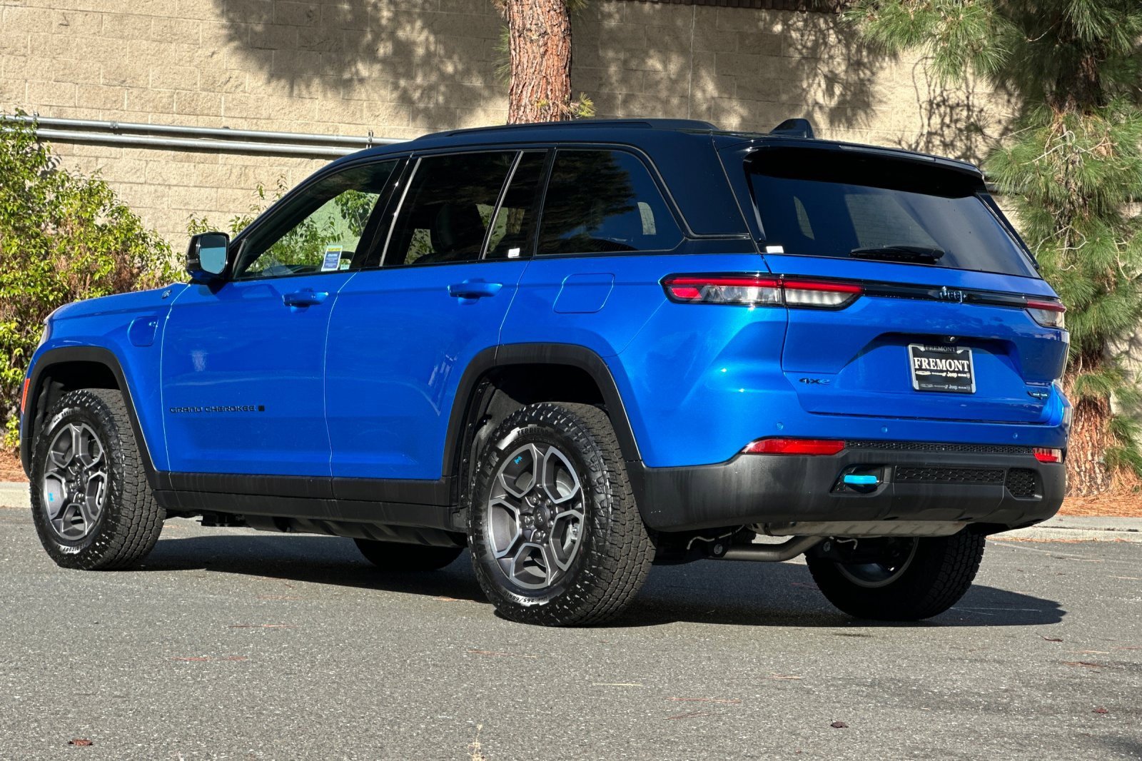 New 2023 Jeep Grand Cherokee Trailhawk w/ Advanced Protech Group II image 5
