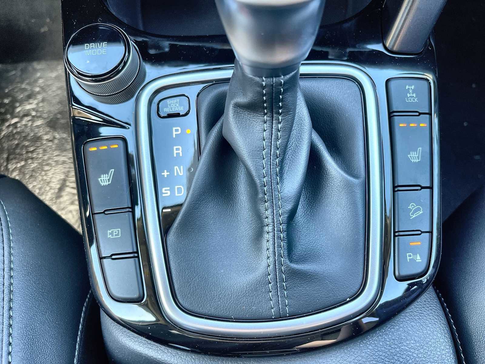 Certified 2025 Kia Seltos EX w/ EX Sunroof Package image 20