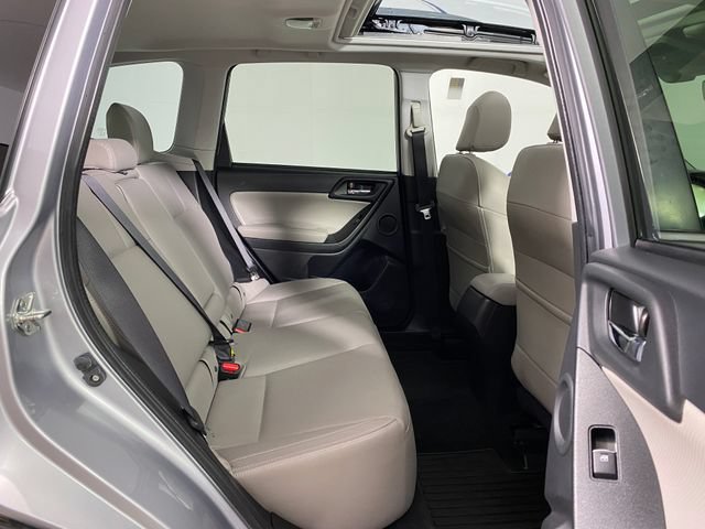 Used 2017 Subaru Forester 2.5i Limited AWD/4WD image 9