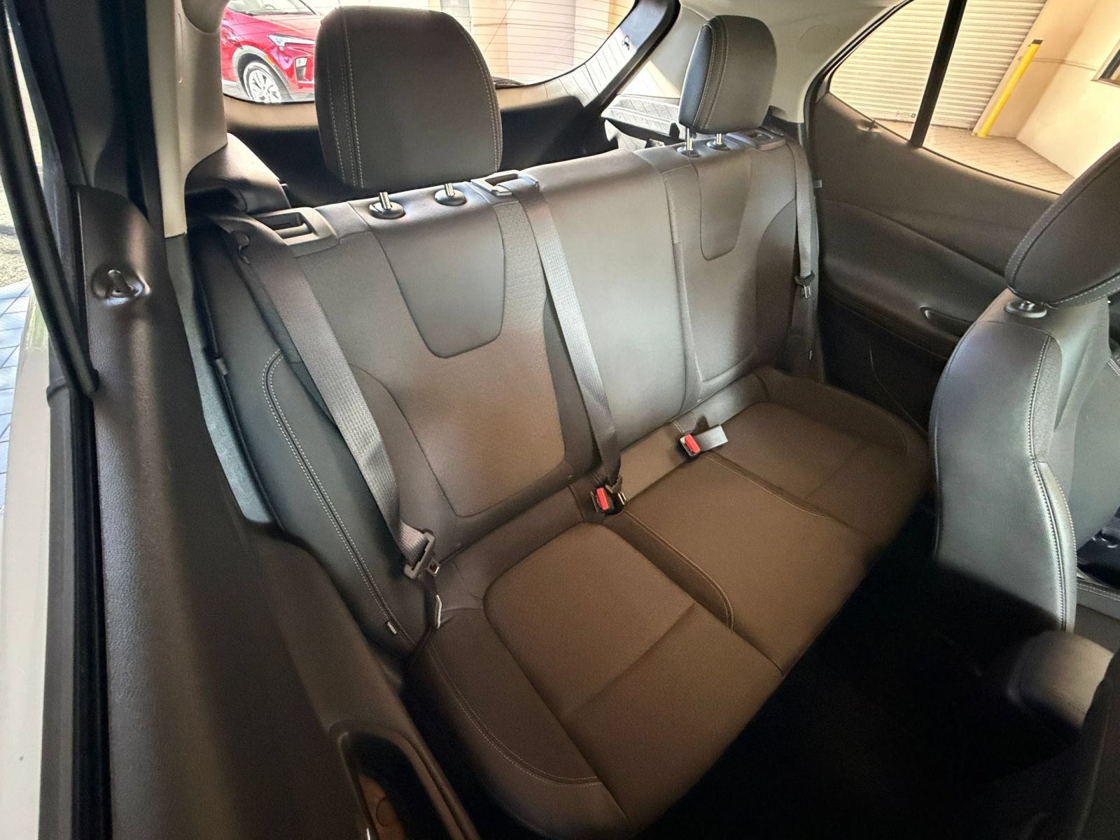 Used 2025 Buick Encore GX Preferred AWD/4WD image 32