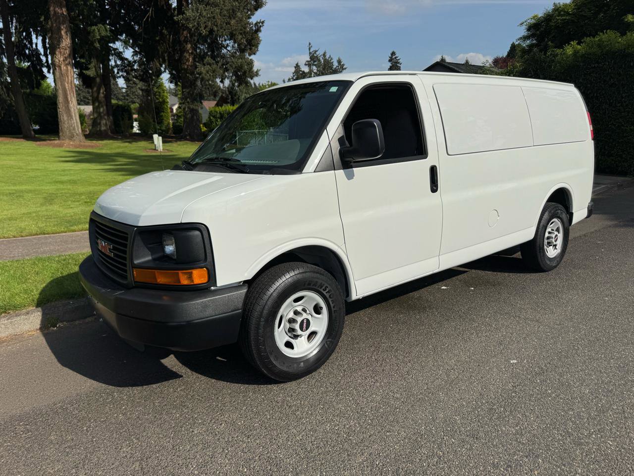 Used 2009 GMC Savana 3500 RWD image 9