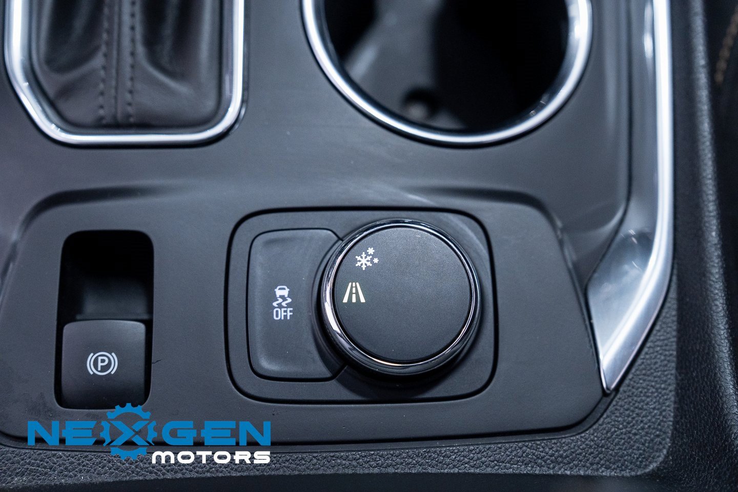 Used 2020 Chevrolet Traverse LT image 17