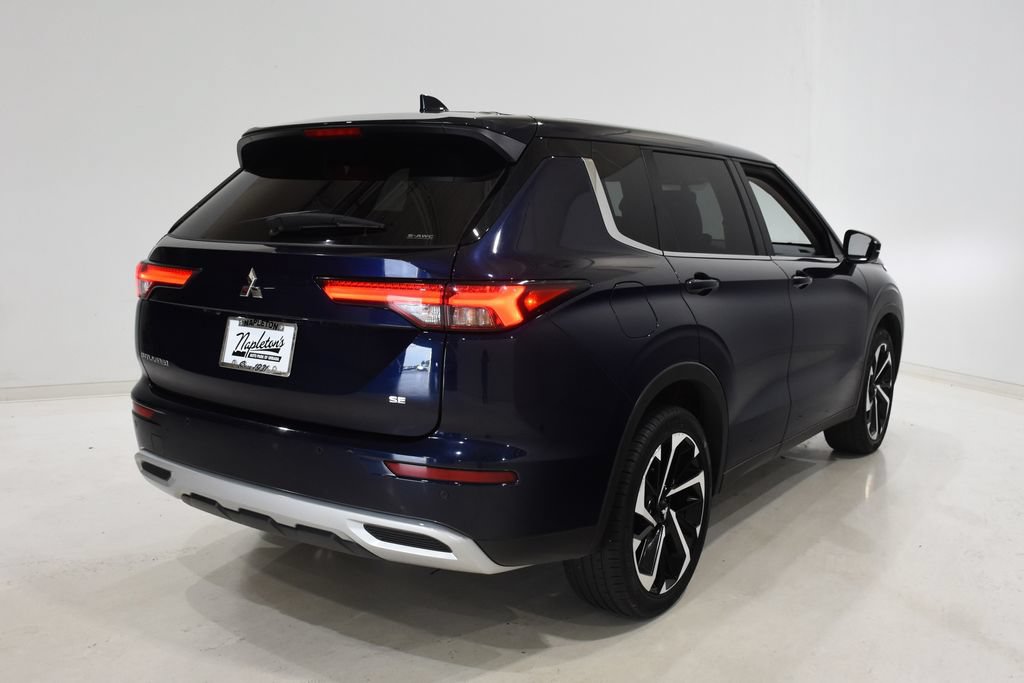 Used 2024 Mitsubishi Outlander SE AWD/4WD image 4