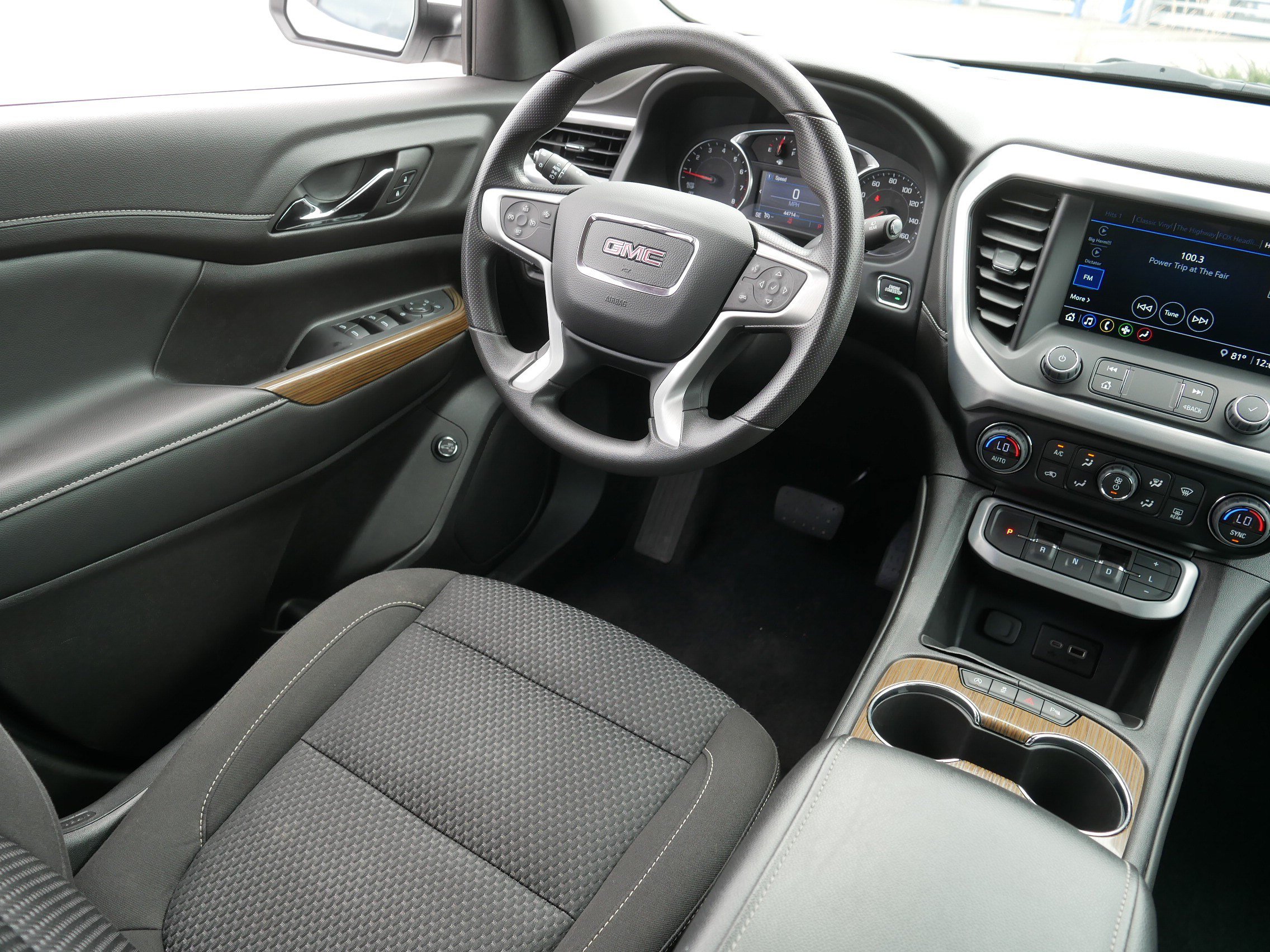 Used 2022 GMC Acadia SLE w/ Driver Convenience Package AWD/4WD image 9