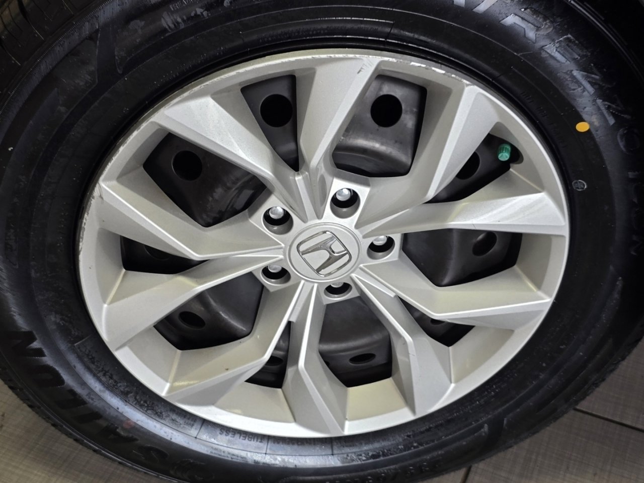 Used 2024 Honda CR-V LX image 7