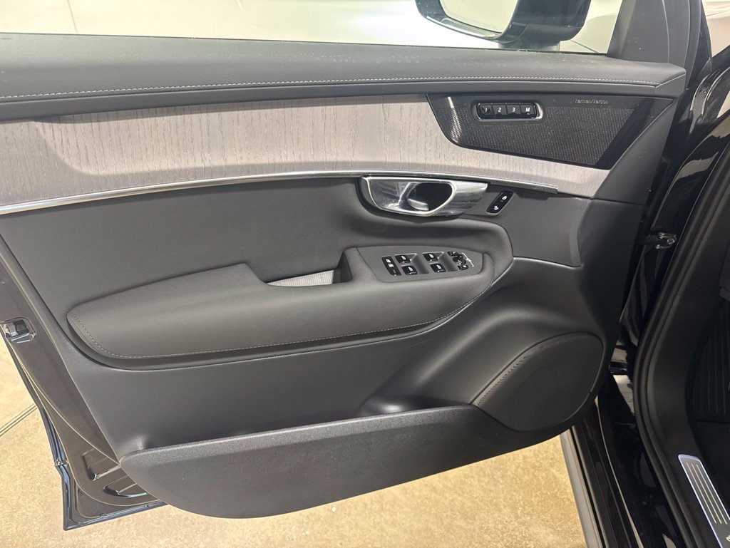 New 2026 Volvo XC90 B6 Ultra w/ Protection Package AWD/4WD image 17