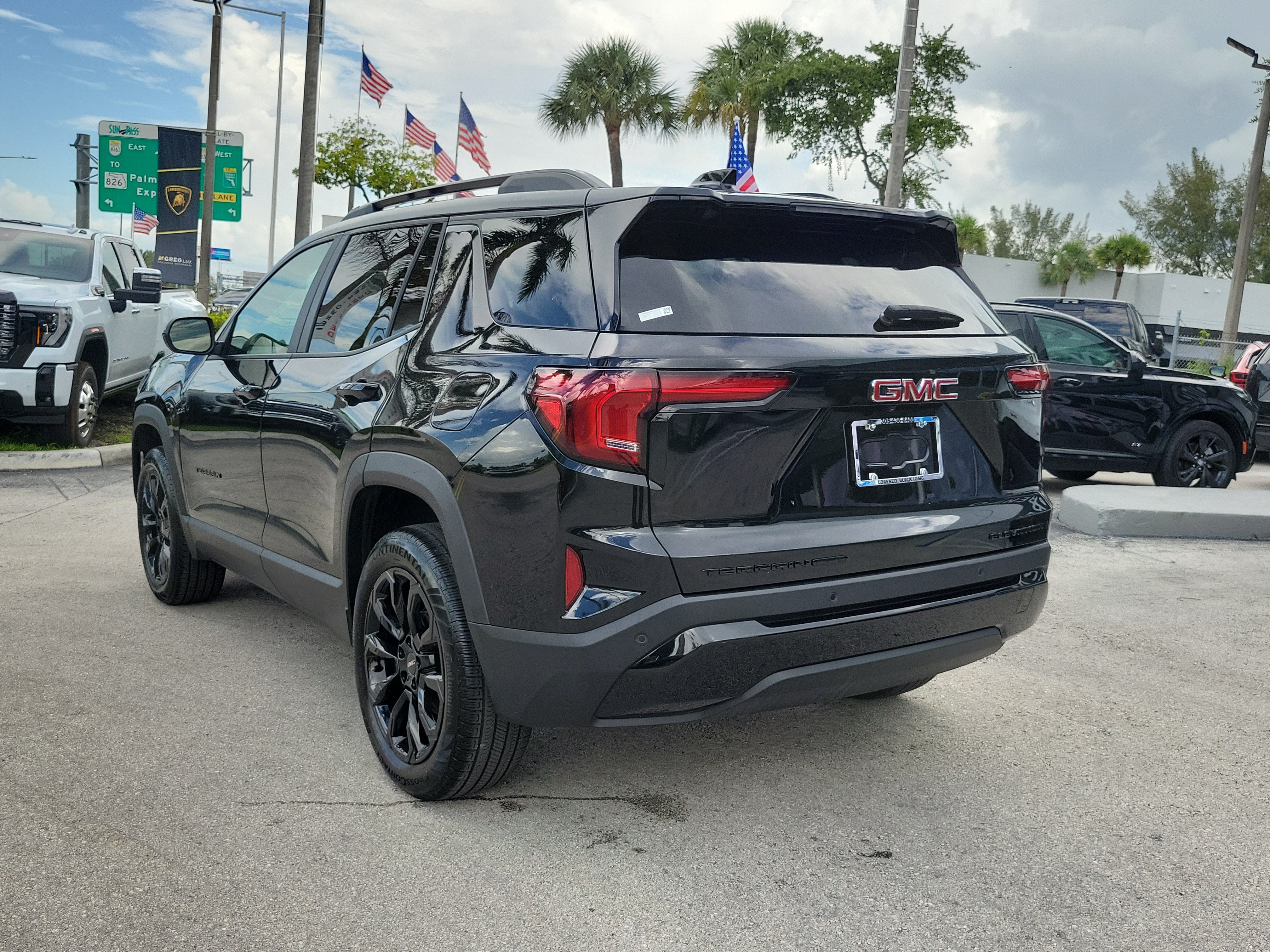 Used 2025 GMC Terrain Elevation w/ Black Edition AWD/4WD image 7