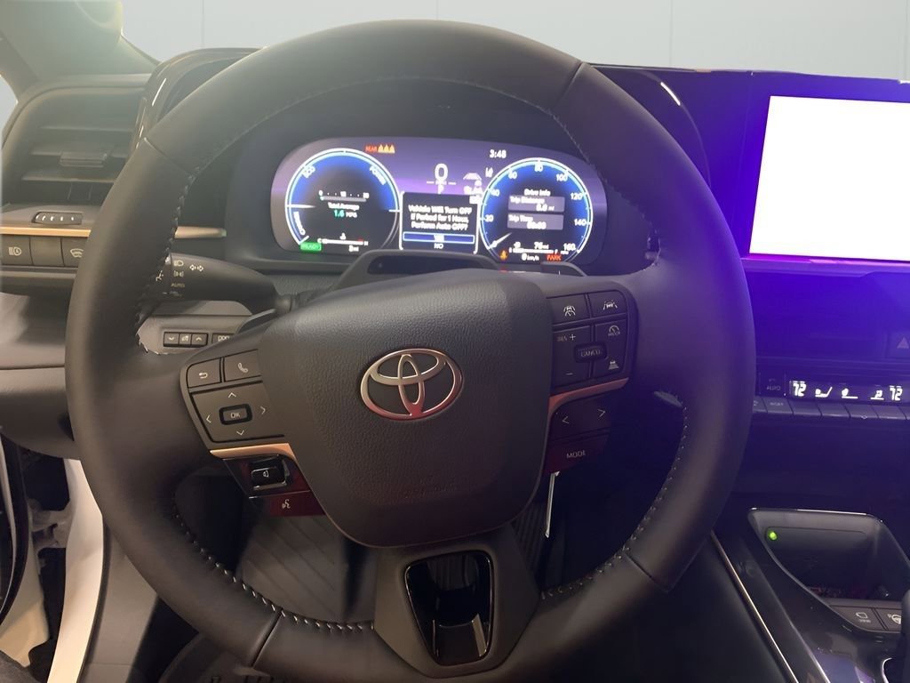 New 2025 Toyota Crown Platinum image 14
