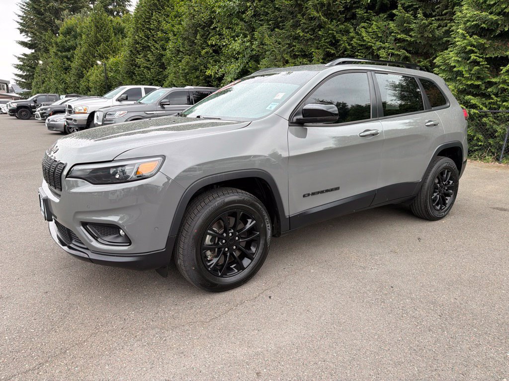 Used 2023 Jeep Cherokee Altitude Lux