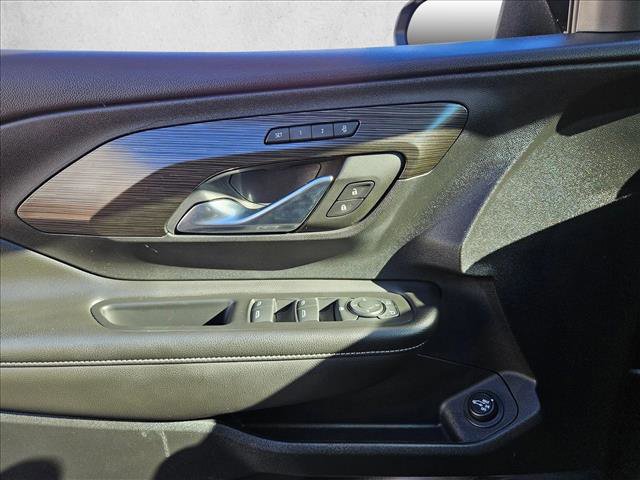 Used 2022 GMC Terrain SLT w/ Infotainment Package II image 9