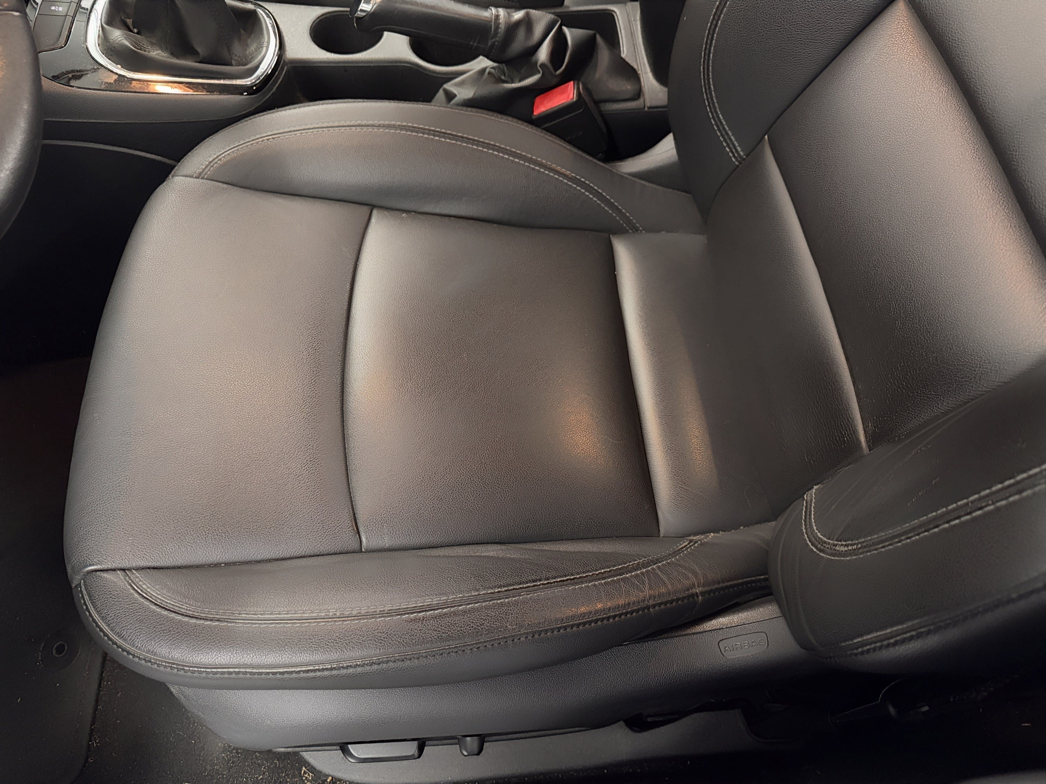 Used 2018 Chevrolet Cruze LT w/ Leather Package FWD image 16