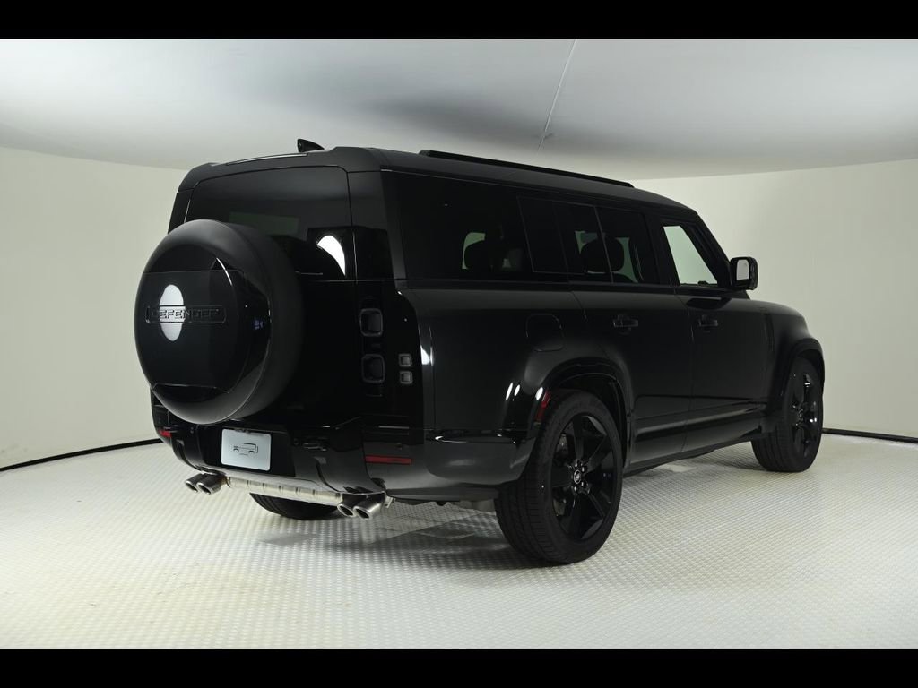 New 2025 Land Rover Defender 130 V8 image 5