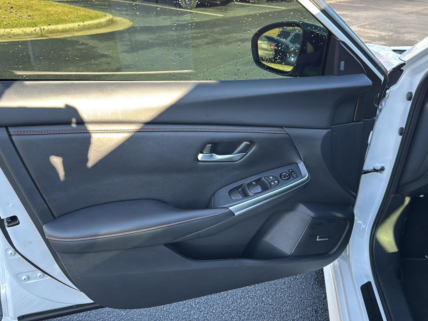 Used 2024 Nissan Sentra SR w/ SR Premium Package image 14