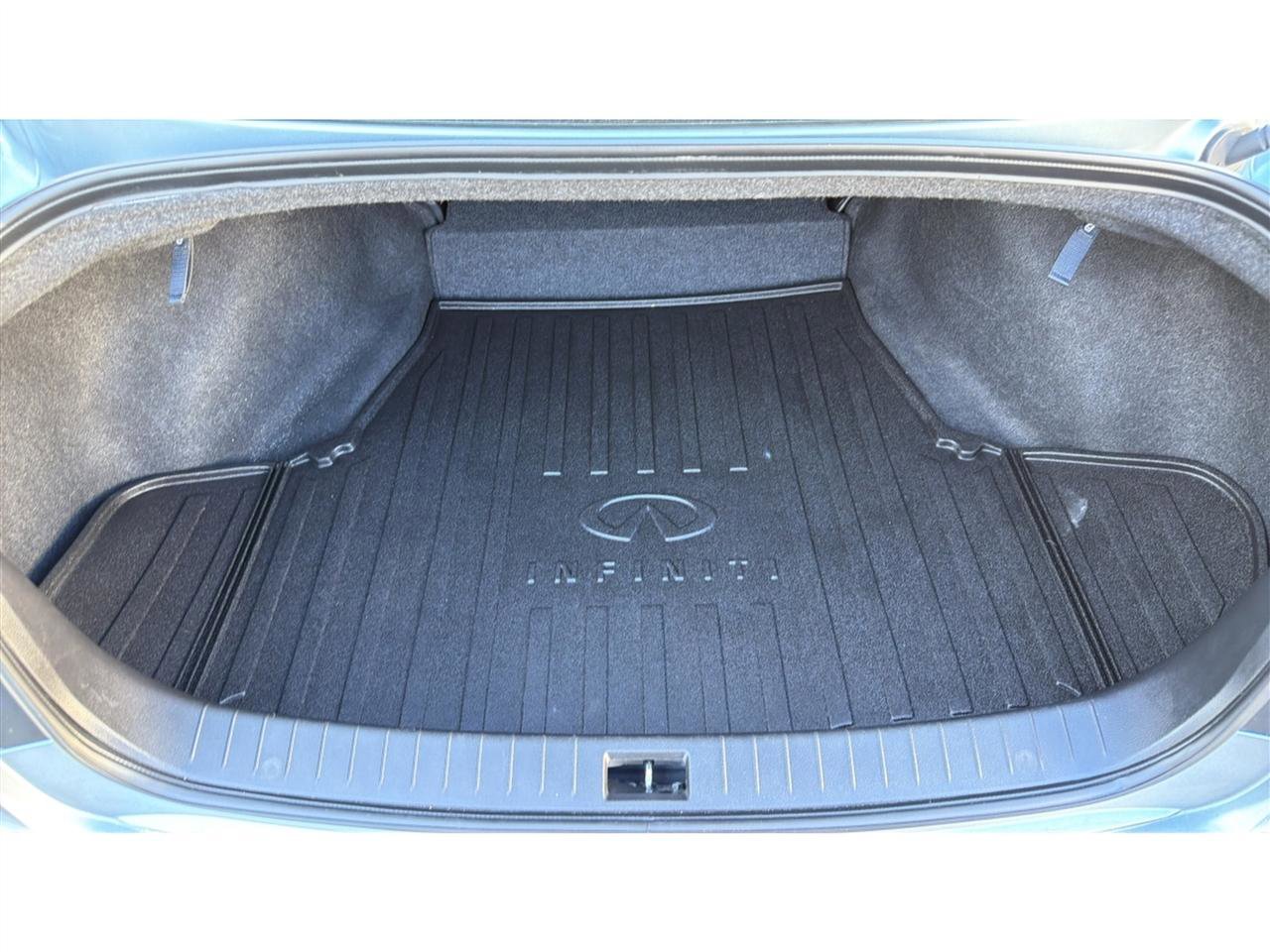 Used 2015 INFINITI Q50 Premium w/ Deluxe Touring Package AWD/4WD image 32